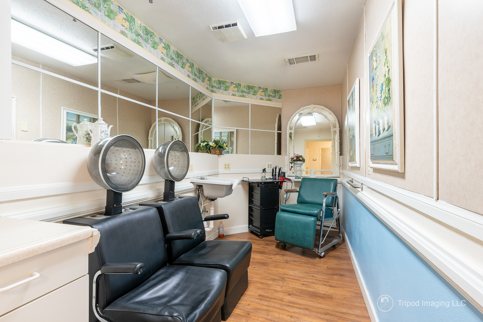 image of the shared fireplace with two lounge chairs